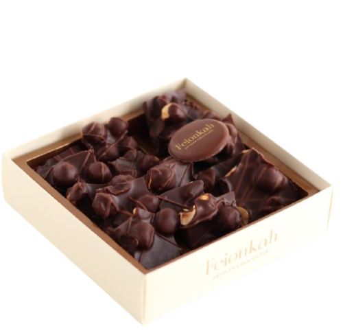 شرائح الشوكولاتة الغامقة مع البندق