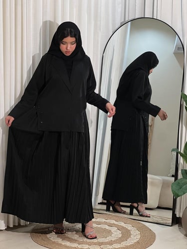 عباية سوداء تكسير خلفي وشك