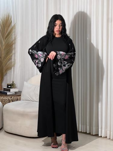 سوداء قماش صالونة كم عريض مطرز