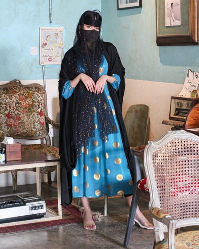 عباية الأولين لون اسود