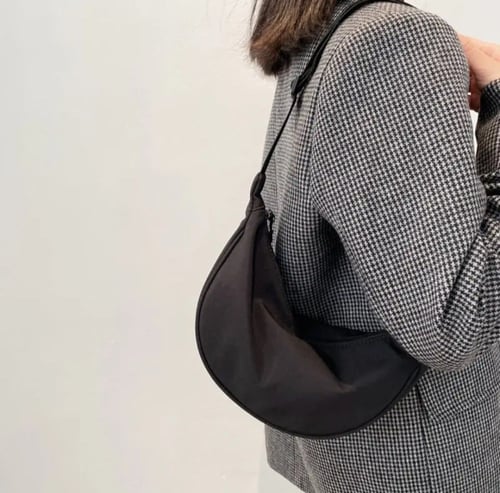 حقيبة كتف سوداء