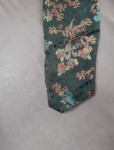 طرحة حرير جاكار اسود تطريز