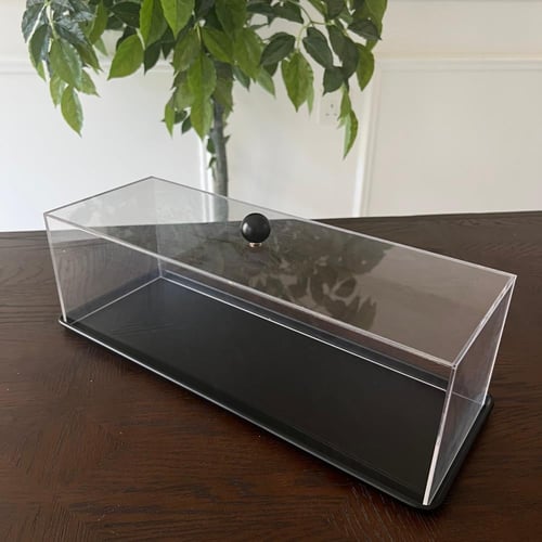 صحن أسود بغطاء مع ستاند اكرليك