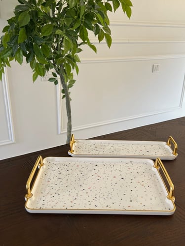 اناء بنقشة تيرازو