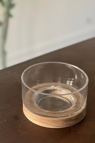 صحن دائري زجاج بقاعدة خشبي