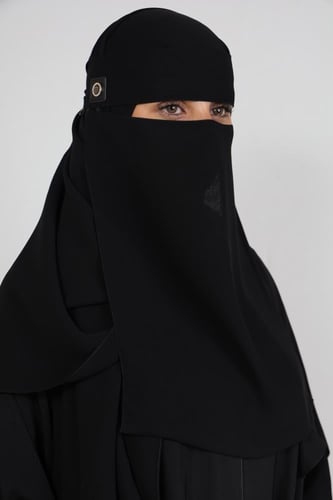 نقاب مفتوح توقيع معدن ديران