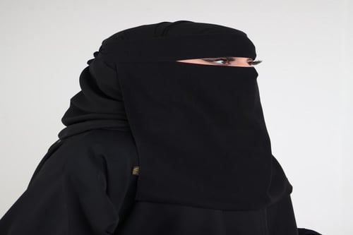 نقاب خيشة مفتوح ربطة