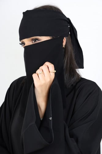 طاقية نص الرأس بلثمة