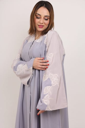 عباية صالونا تطريز كريمة