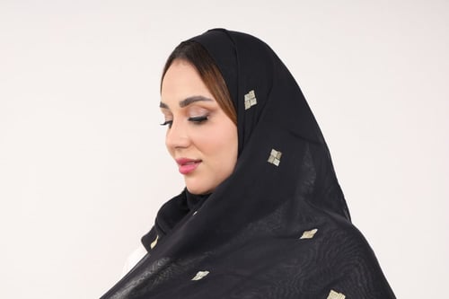 طرحة بوال مربعات منثر كامل الطرحة