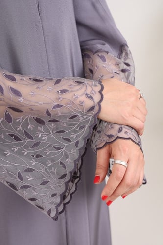 عباية صالونا ملون كم دانتيل ليلى