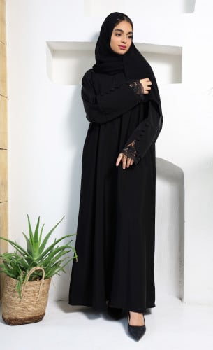 عباية صالونا جودي أكمام ضيقة مع دانتيل