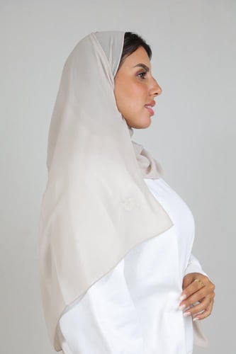 طرحة توقيع تطريز دائري هيلينا