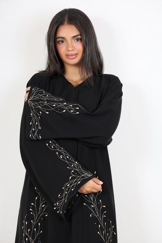 عباية صالونا ليرا مشجرة من الامام