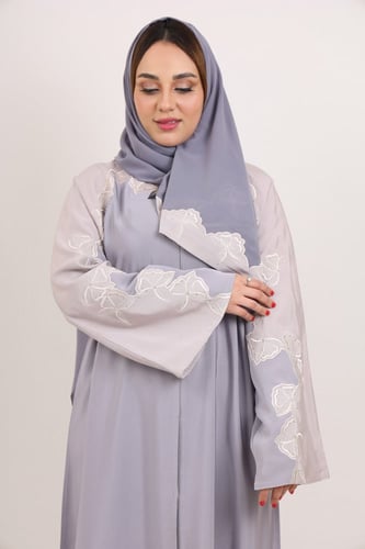 عباية صالونا تطريز كريمة