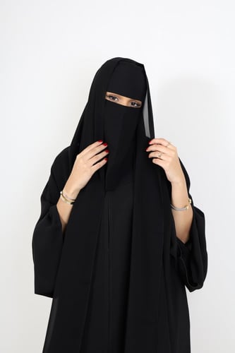 طاقية نص الرأس بلثمة