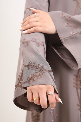 عباية صالونا اري كامل ديانة