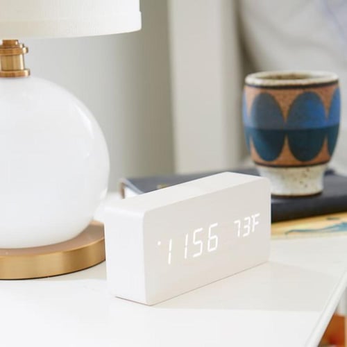 ساعة رقمية فندقية