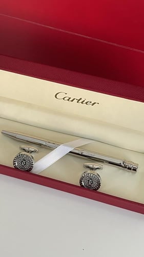 قلم وكبك فضي كارتير رجالي مع ملحقاته