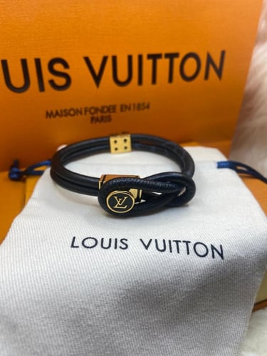 اسورة لويس فيتون جلد ذهبي