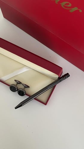 قلم وكبك اسود كارتير رجالي مع ملحقاته