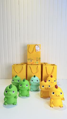 6 كيس وحصالة الديناصور