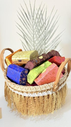 24 عبوة البروكار بسلة خوص بنقش