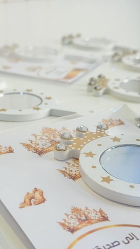 12 مرآة التاج