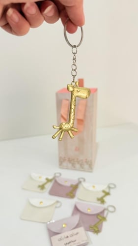 بوكس بـ٦ محافظ مخمل وميدالية