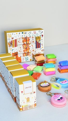 ٦ عبوات بميدالية بمحفظة واسفنج