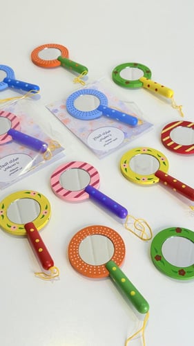 12 مرآة ملونة