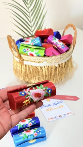 ٣٦ عبوة البروكار بسلة خوص مطرزة