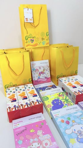 6 كيس بتلوين واسفنج