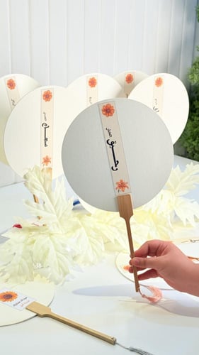 12 مروحة خشبية بالأسماء