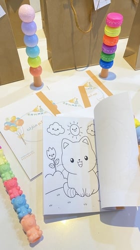 6كيس بألوان وكراسة