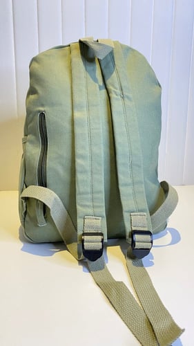 حقيبة قماشية اللون زيتي