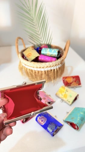 24 عبوة البروكار بسلة خوص بقفل