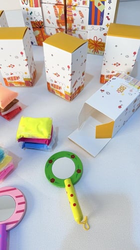 ٦ عبوات بمرآة واسفنج