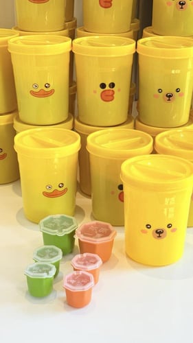 8 عبوات بعلب للتعبئة