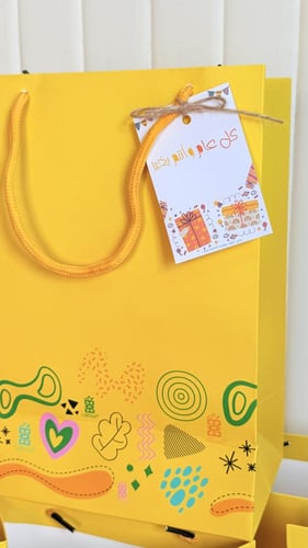 6كيس بألوان وكراسة