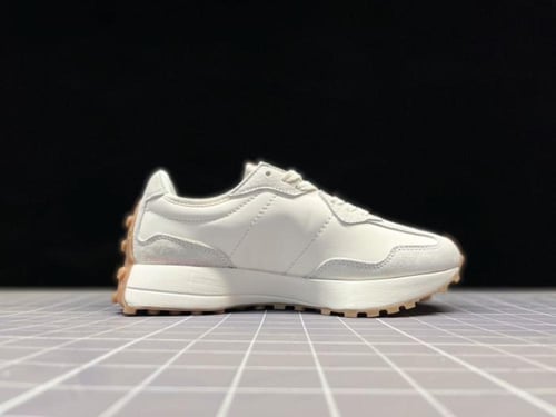 New Balance 327