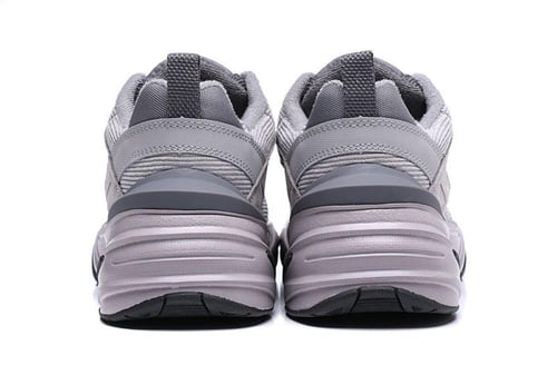 حــــذاء نايـــــكي M2K