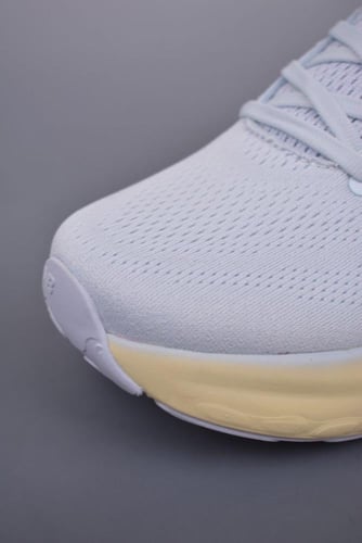 New balance v13 1080