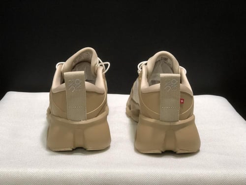 كاجوال اون راننج كلاود لويفي سولو