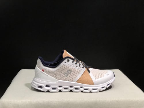 On Running Cloud ستراتوس