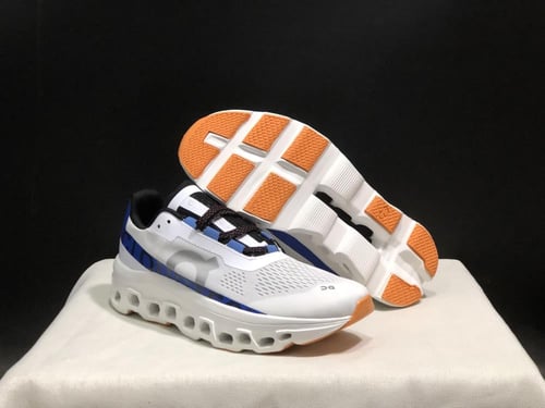 كاجوال اون راننج كلاود مونستر