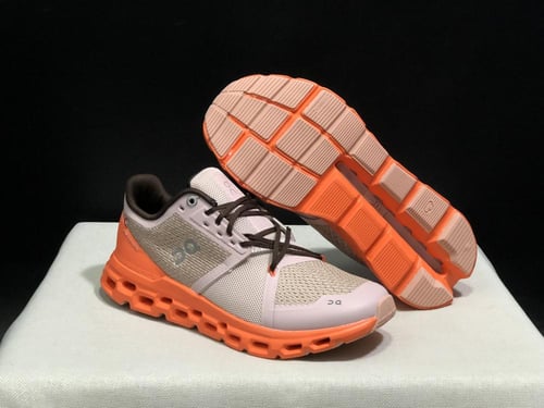 On Running Cloud ستراتوس