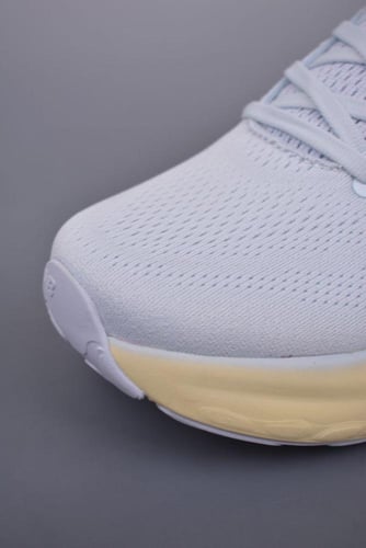 New balance v13 1080