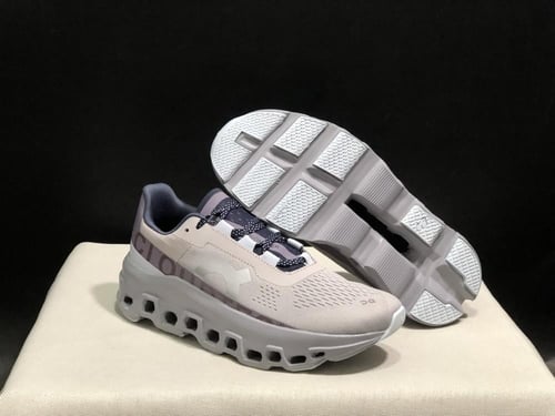 كاجوال اون راننج كلاود مونستر