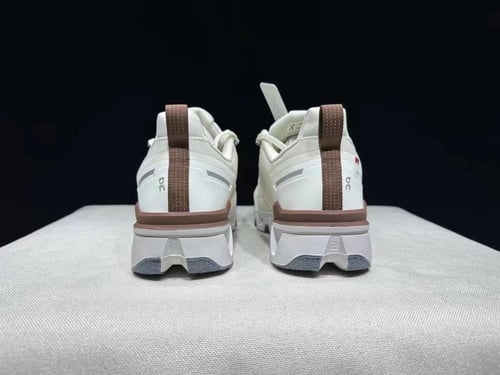 On Running Cloudwanderـ الاختيار الافضل